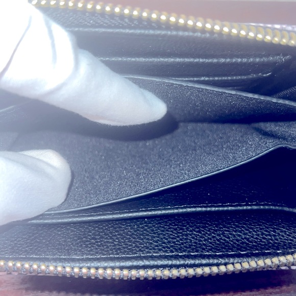 NWOT BOUTIQUE WRISTLET - Picture 4 of 8